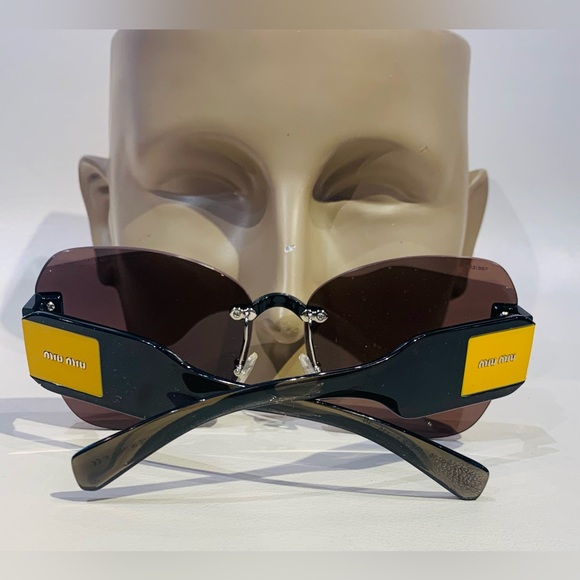 New MIU MIU Sunglasses - Picture 9 of 12